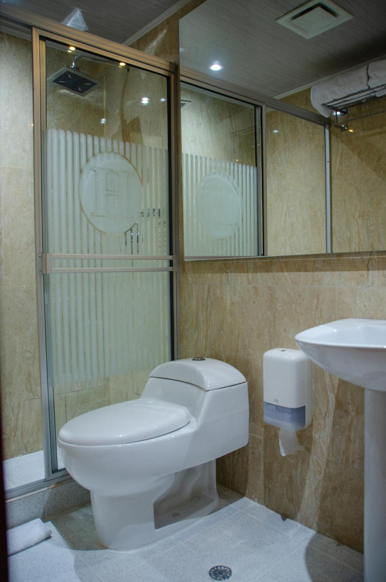 Hotel Byhours Las Americas (Adults Only) Bogotá Extérieur photo