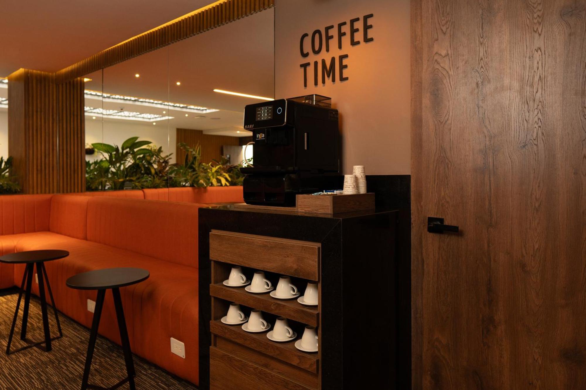 Hotel Byhours Las Americas (Adults Only) Bogotá Extérieur photo