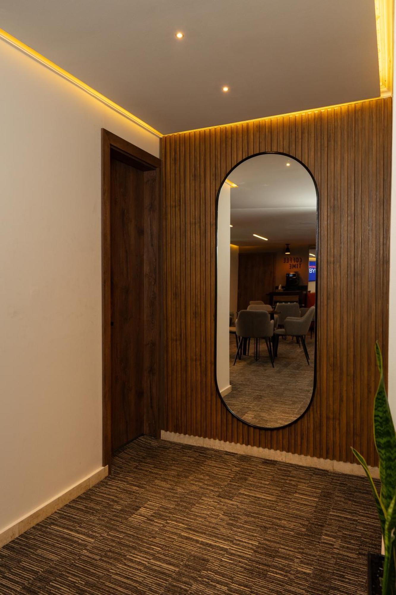 Hotel Byhours Las Americas (Adults Only) Bogotá Extérieur photo